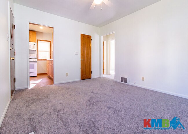 Building Photo - 839 14th St NE