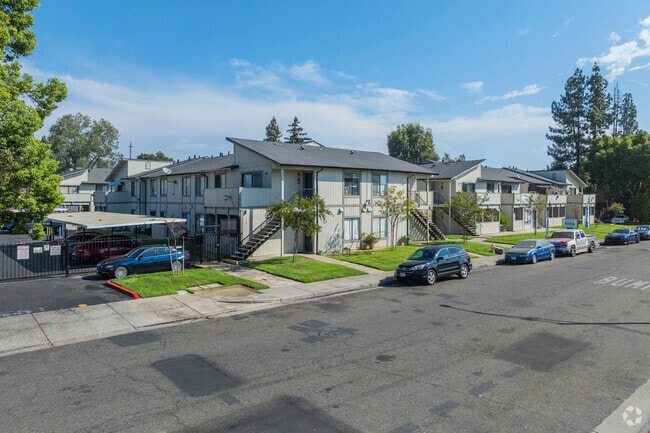 Alternate Exterior - Blue Ridge Circle Apartments