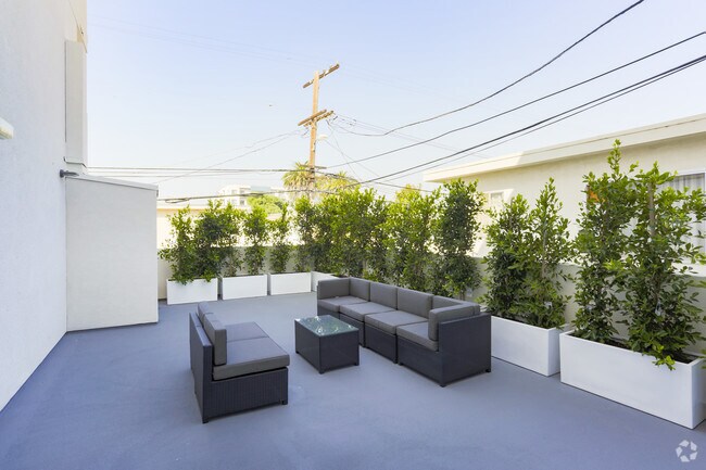 Patio Area - 3667 Mentone Ave