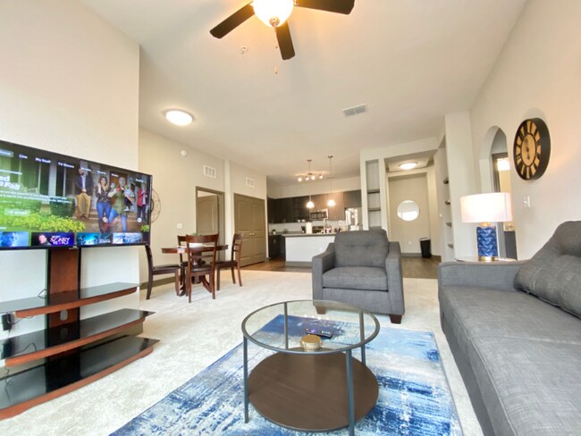 Building Photo - 13020 Tampa Oaks Blvd