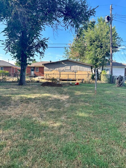 Building Photo - 3329 NE 14th St