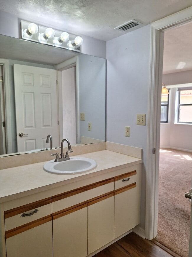 Building Photo - BOUCHELLE ISLAND - RIVER FRONT 2BR 2BA LON...