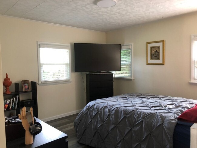 Building Photo - Great Family Home! 3 Bedroom/1 Bath Home o...