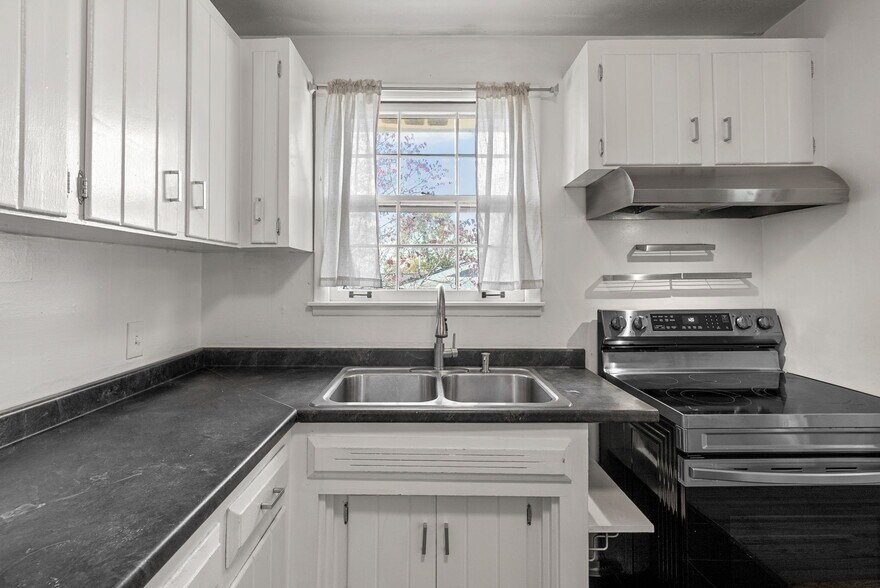 Building Photo - 4807 Jeffery Dr