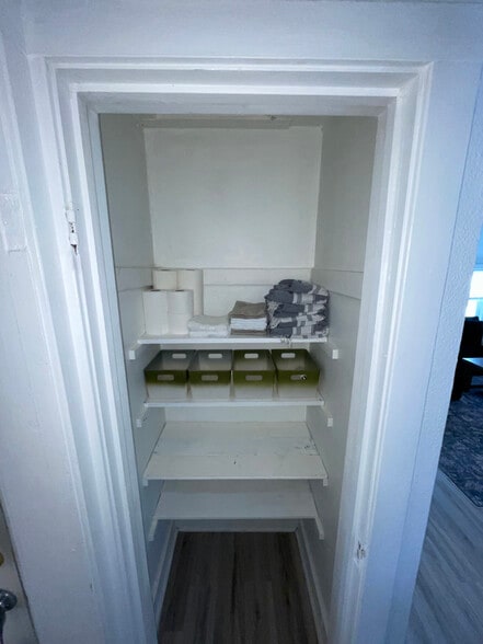 Building Photo - 105 Maple Ct