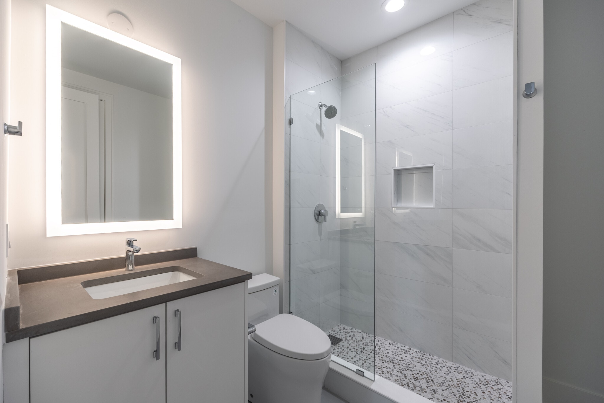 Building Photo - 1814 W Thomas St