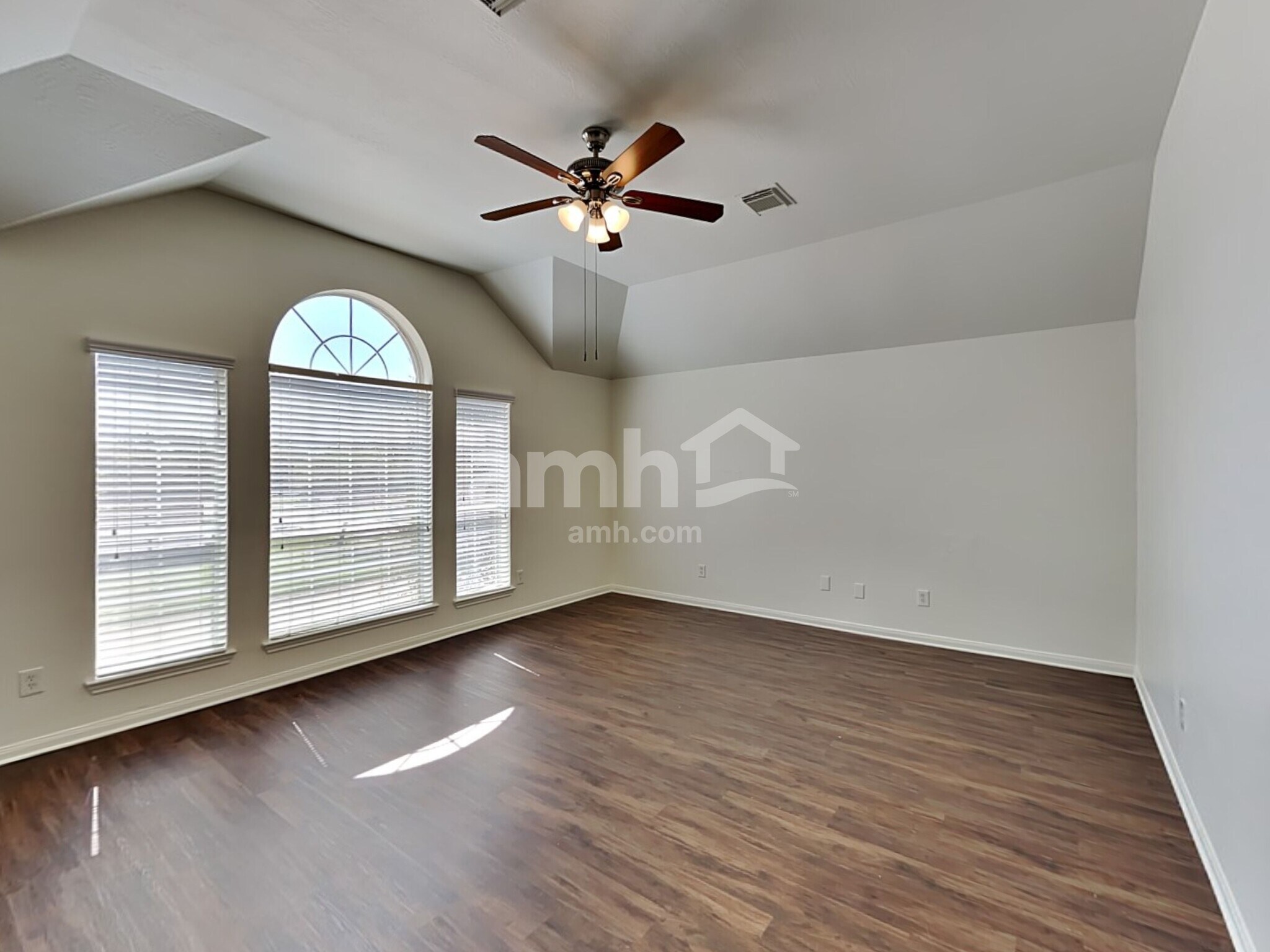 Building Photo - 4002 Ashview Ln