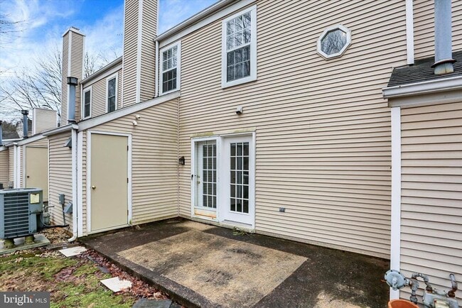 Building Photo - 903 Cambridge Ct