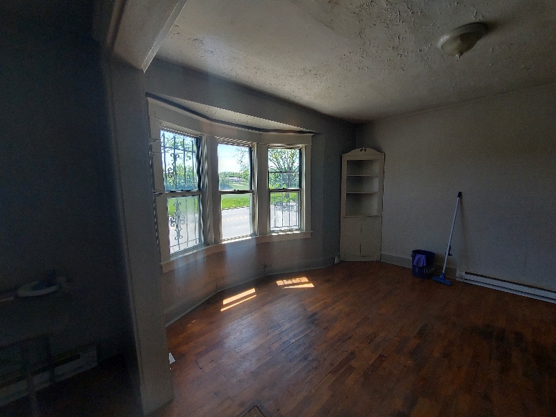 Building Photo - 4644 Agnes Ave