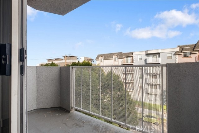 Building Photo - 1246 W 30th St