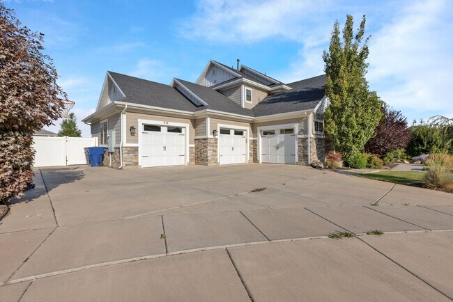 Building Photo - Luxury North Salt Lake Home with Mountain Views, Office & Fully Fenced Yard