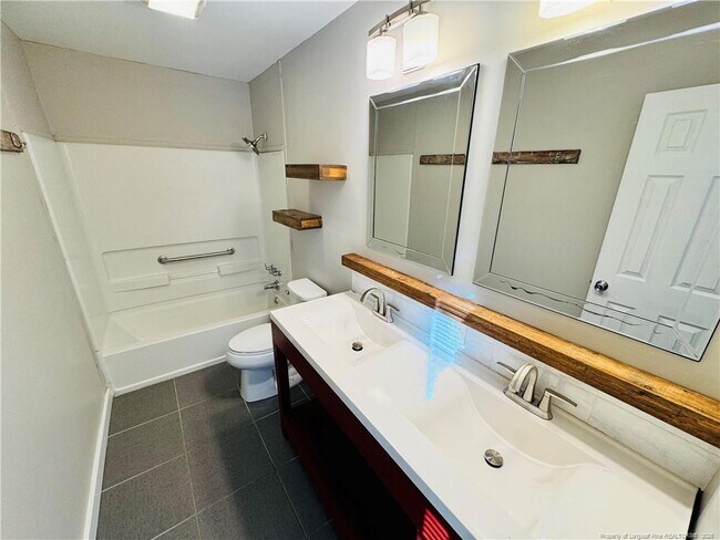 Building Photo - 1625 Van Buren Ave