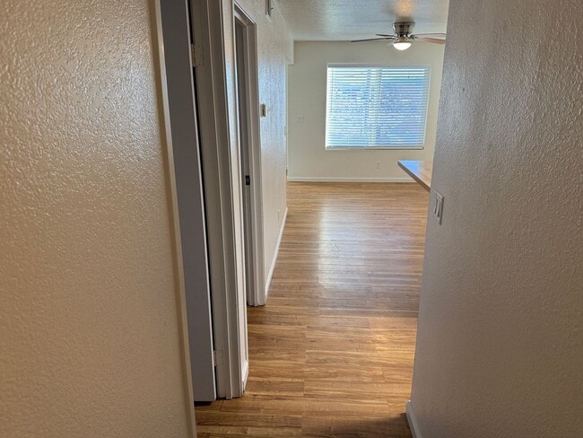 Building Photo - 2 bed 1 bath downstairs unit with great views of the city.