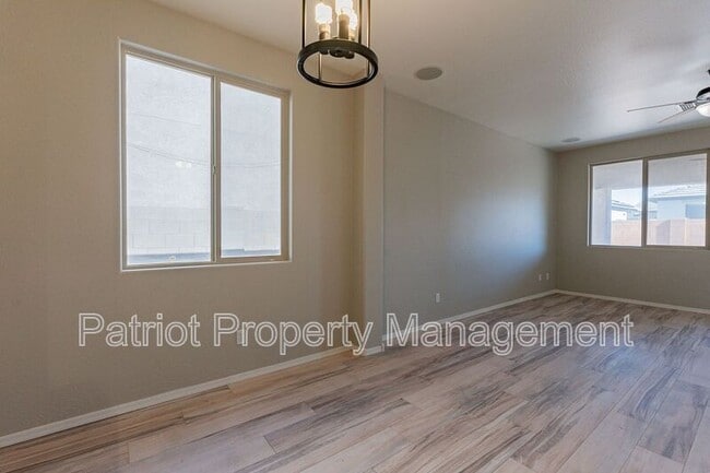 Building Photo - 329 S 172nd Dr