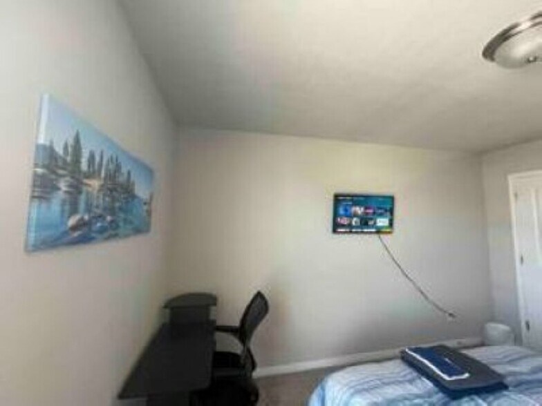 Building Photo - 14300 Castleford Dr