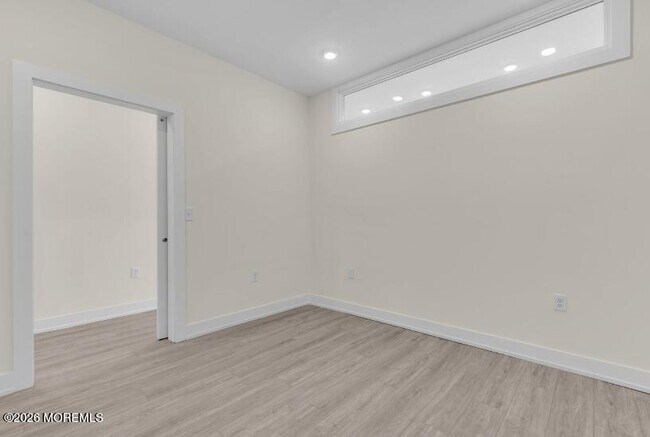 Building Photo - 19 Carr Ave