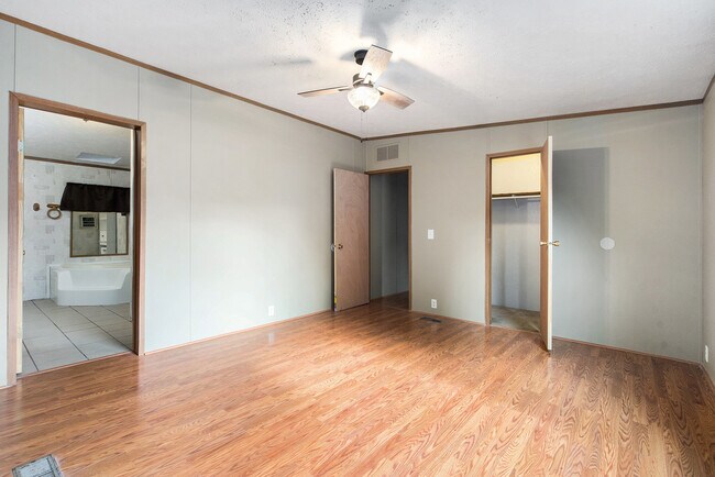 Building Photo - 356 Burr Oak Ln
