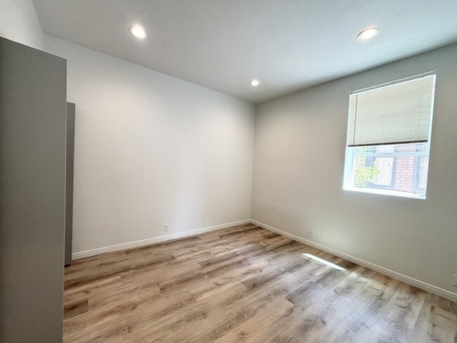 Building Photo - 1090 S 1100 E