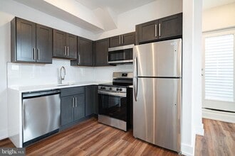 Building Photo - 212 Manheim St