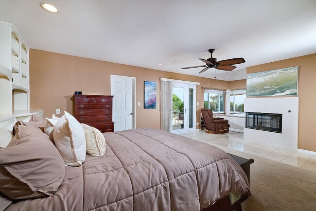 Building Photo - 7118 El Fuerte St