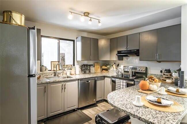 Building Photo - 2109 Defoors Ferry Rd NW