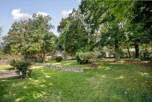 Building Photo - 1607 Burnley Dr