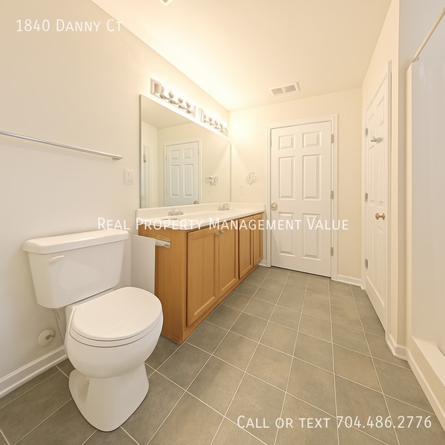 Building Photo - 1840 Danny Ct