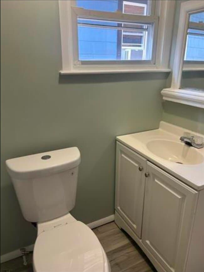 Primary Photo - 32 S Bellevue Ave