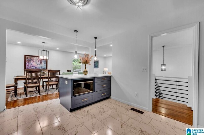 Building Photo - 917 S Forrest Dr