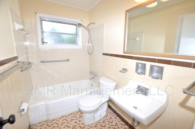 Building Photo - 4120 Leeds Dr