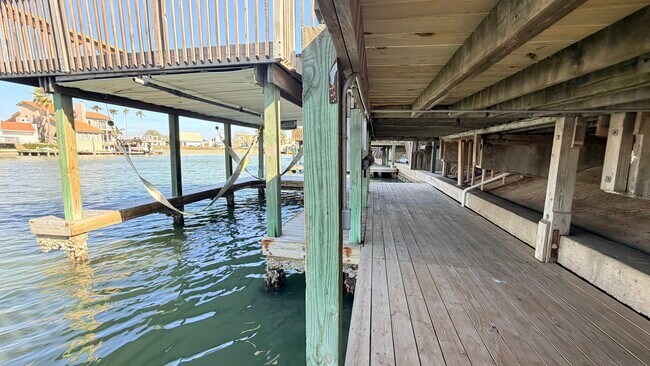 Building Photo - 13738 Tajamar St