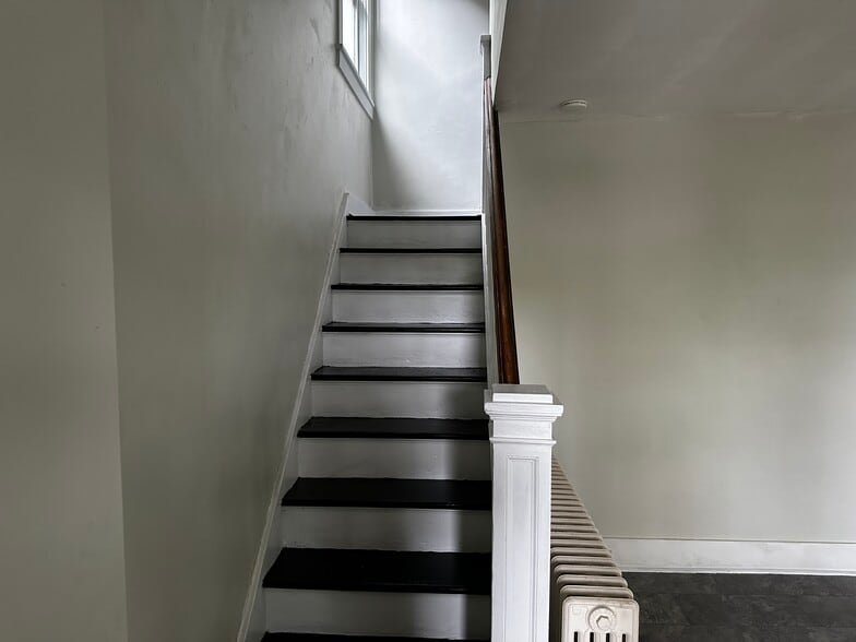 Stairs - 5246 Beelermont Pl