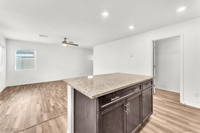 Building Photo - 4919 Amberlyn St