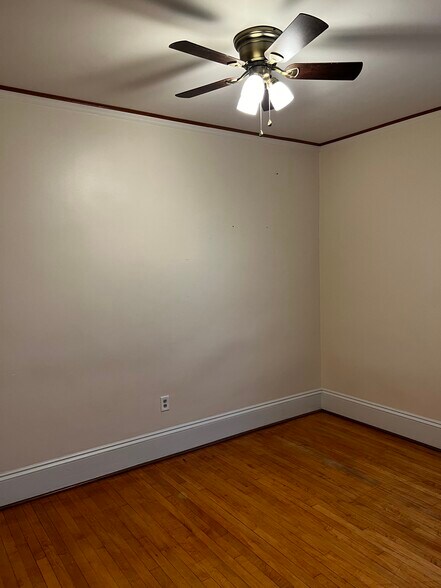 Building Photo - 522 N 33rd St