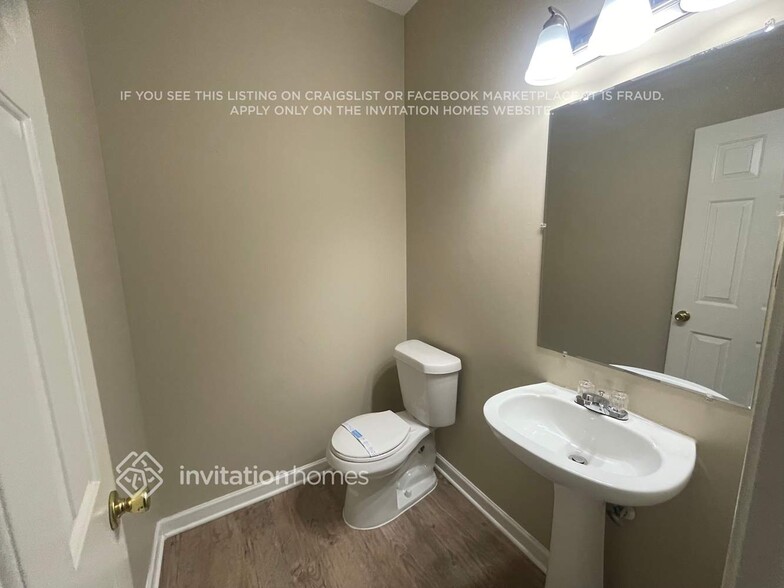 Building Photo - 3843 Laurel Dr NW