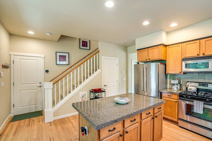 Building Photo - 23914 33rd Dr SE