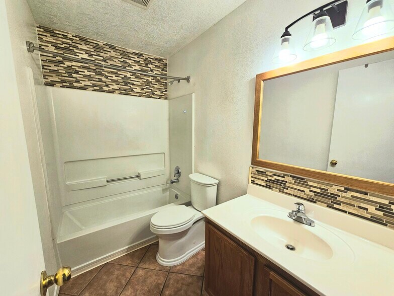 Building Photo - 10740 Stone Hollow Pl NW