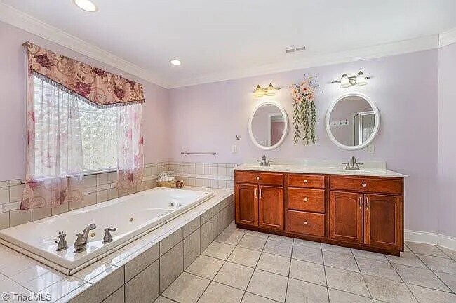 Building Photo - Earn Wealth While Leasing - Like a Homeown...