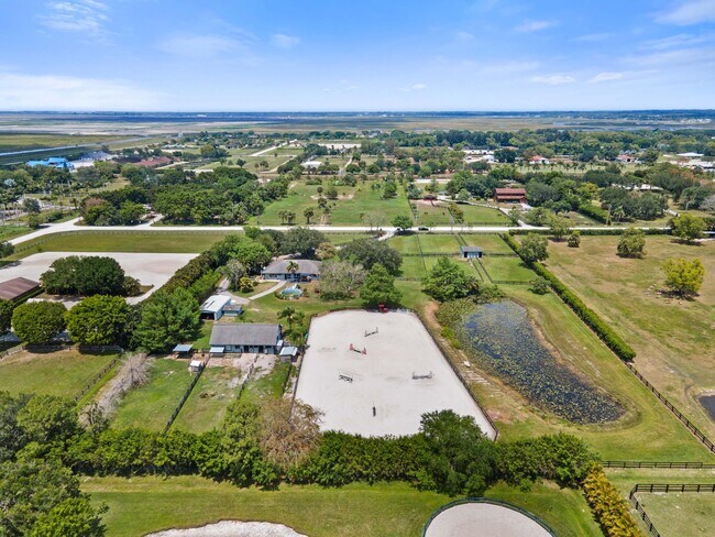 Building Photo - 16820 Deer Path Ln