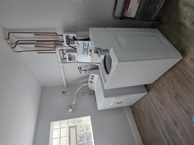 Building Photo - 1621 E 74th Pl