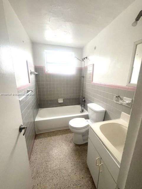 Building Photo - 1200 SW 42nd Ave