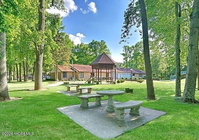 Building Photo - 240 Medford Ct