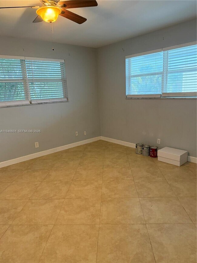 Building Photo - 3212 NE 10th St