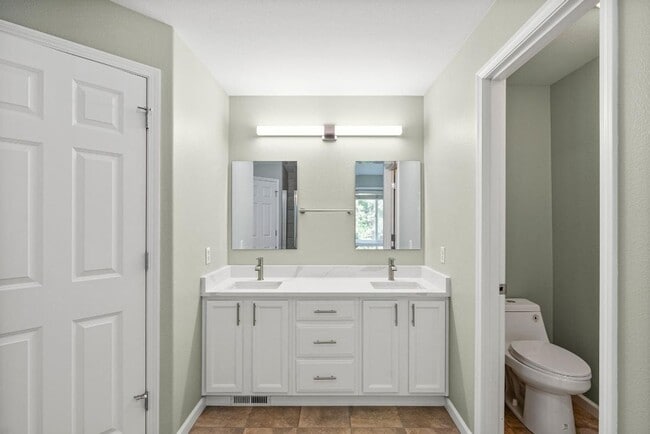 Building Photo - Spacious Sunrise Home for Rent in Puyallup...