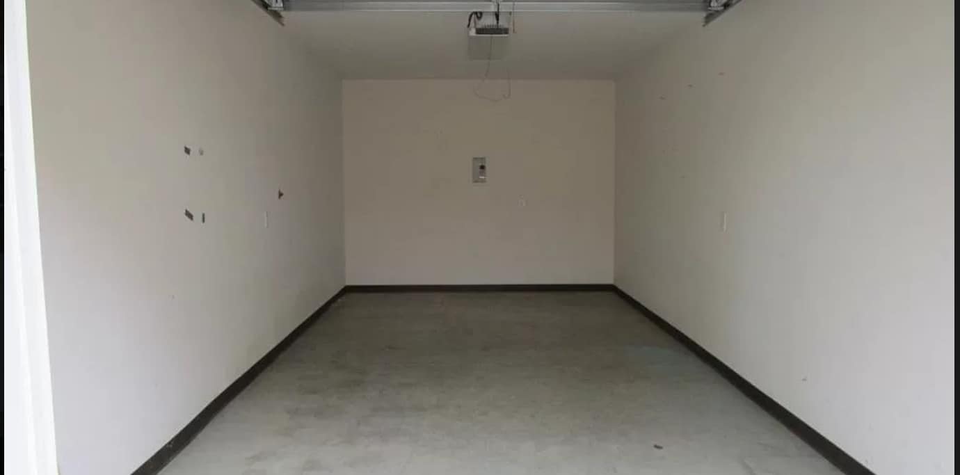 Building Photo - 616 Marshtree Ln