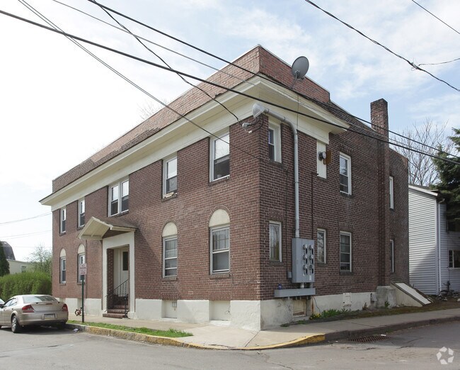 Primary Photo - 44-46 Walnut St
