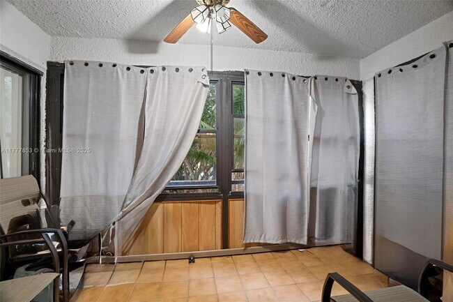 Building Photo - 2313 S Cypress Bend Dr