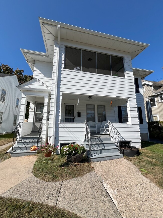 Building Photo - 89 Maplewood Ave