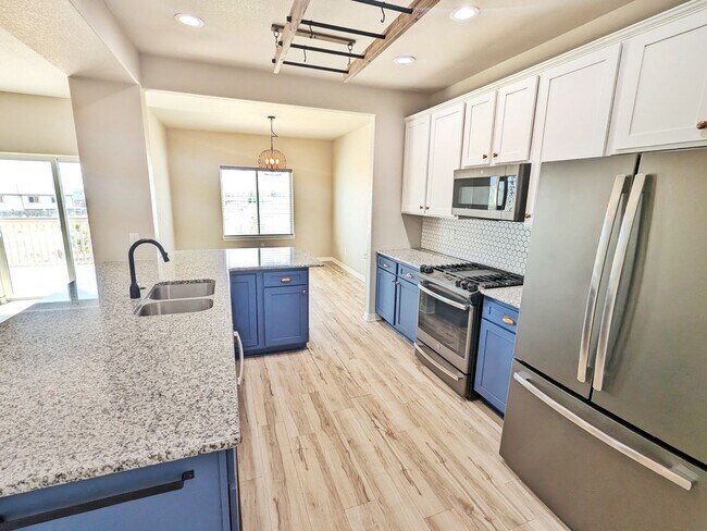 Building Photo - Stunning Modern Home with Breathtaking Mou...