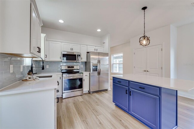 Building Photo - 1933 W Chestnut St